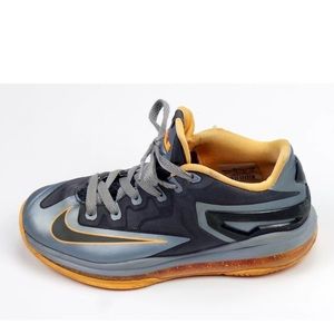 Nike Max Lebron XI Low (GS) Boy's Basketball Shoe